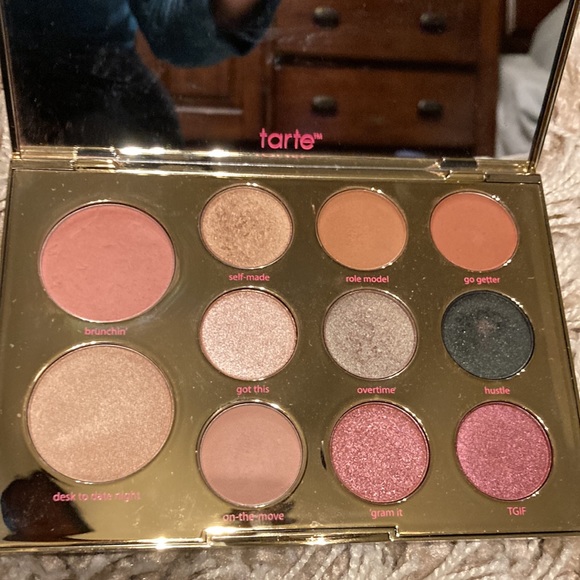 Tarte Busy Gal Goals Eyeshadow Blush Makeup Palette - Picture 2 of 7